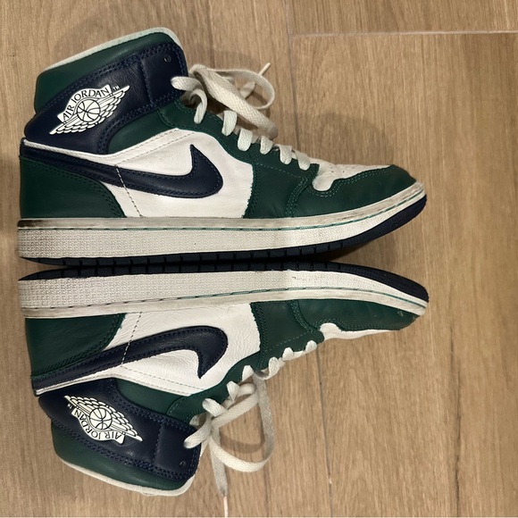 nike high tops green and white